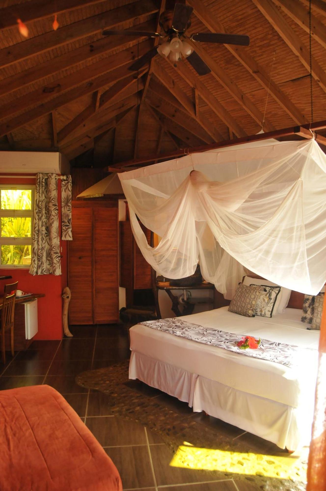 Mango Island Lodges Saint Joseph Екстер'єр фото