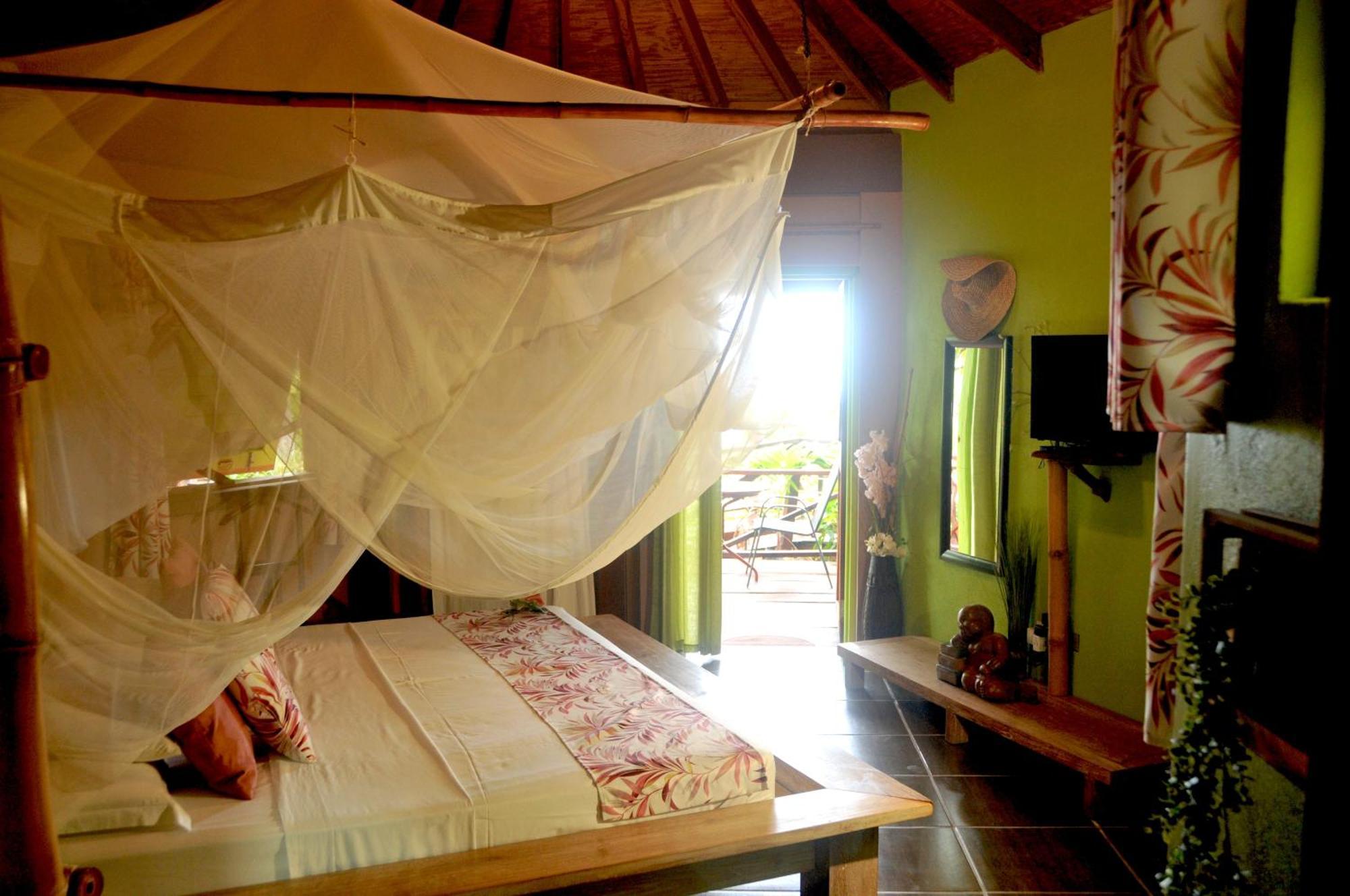 Mango Island Lodges Saint Joseph Екстер'єр фото