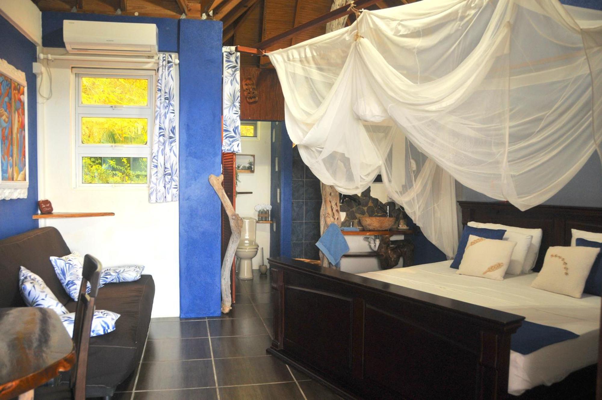 Mango Island Lodges Saint Joseph Екстер'єр фото